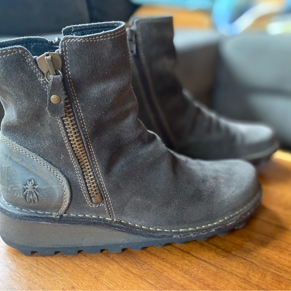 FLY LONDON MONG ANKLE BOOT WITH CHUNKY ZIP 7.5 - Picture 3 of 10